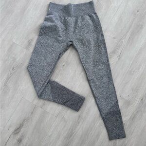 Athletic leggings, heather gray.